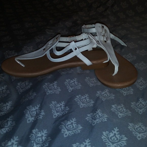 Sandals - Picture 2 of 3